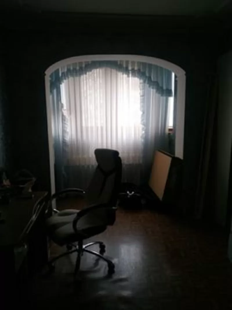 Продам трехкомнатную квартиру с ремонтом в 12-этажном доме 3