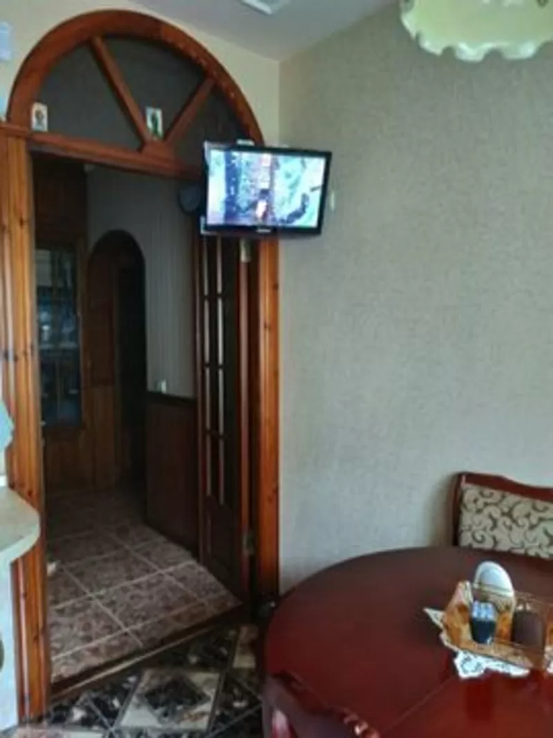 Продам трехкомнатную квартиру с ремонтом в 12-этажном доме 4