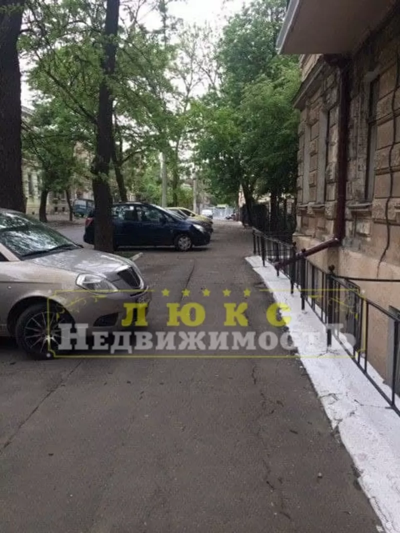 Квартира в центре,  в жилом состоянии.  3