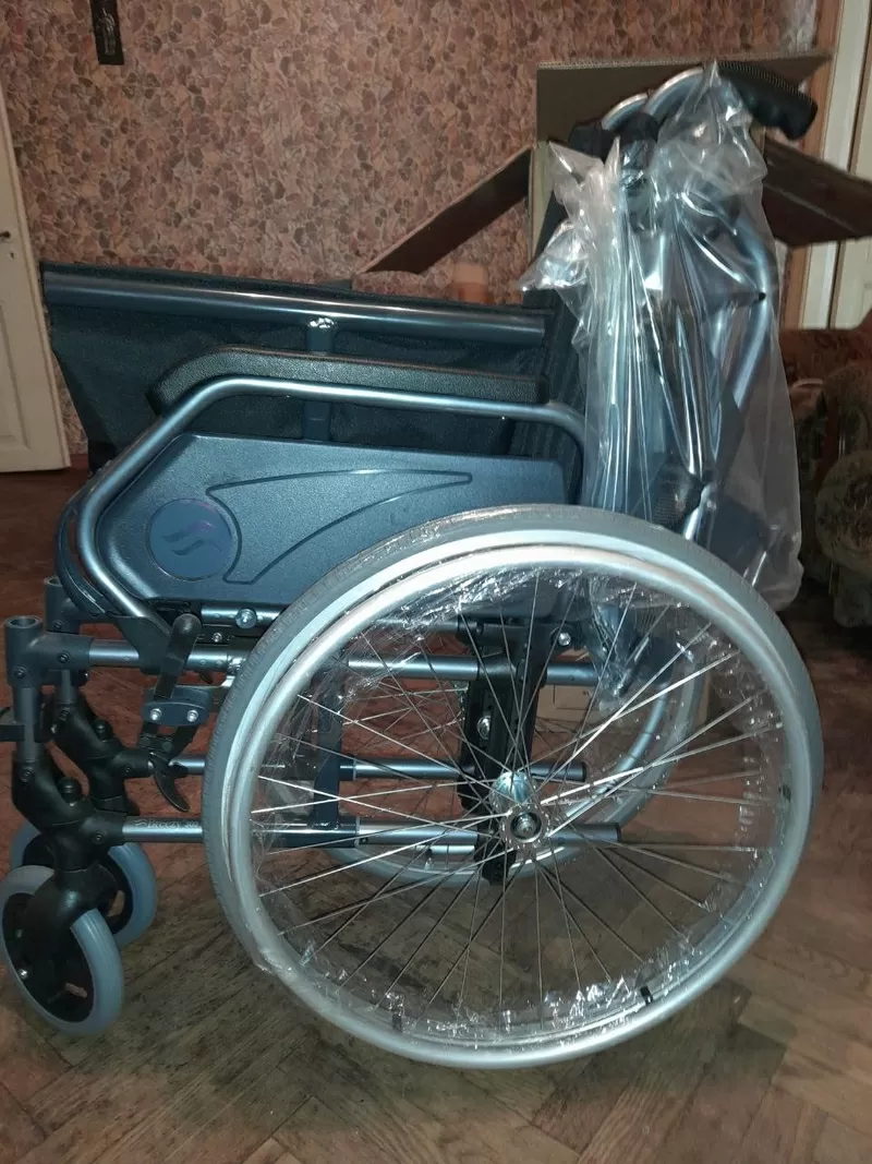 Новое Инвалидное кресло-коляска  Breezy 300(47, 5) изготовитель Испания