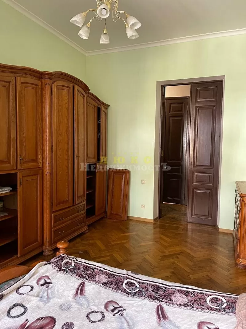 Продам 4-х кім. квартиру 124 кв. на вул. Велика Арнаутська 2