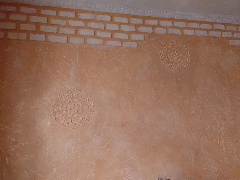 внутренняя декоративная отделка,   обои.откосы. шпатлевка. ламинат.