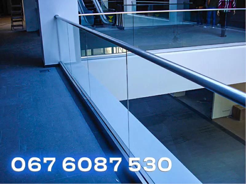 Стеклянные ограждения для лестниц и балкона террас 8