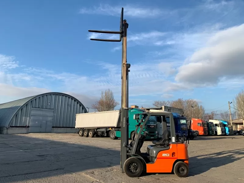 Вилочний автопогрузчик Nissan,  з щоглою triplex/триплекс 5.1 метри