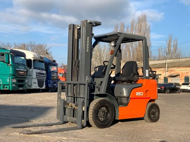 Вилочний автопогрузчик Nissan,  з щоглою triplex/триплекс 5.1 метри 9
