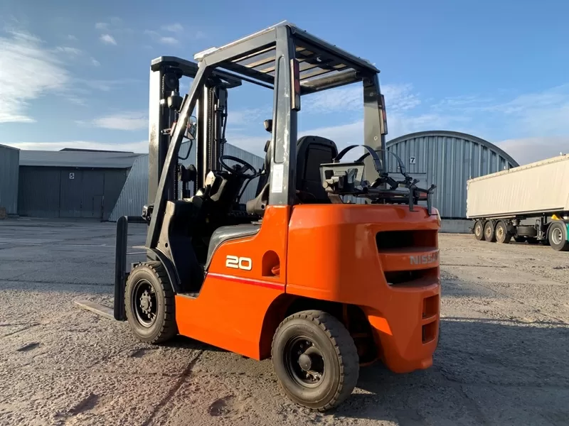 Вилочний автопогрузчик Nissan,  з щоглою triplex/триплекс 5.1 метри 8