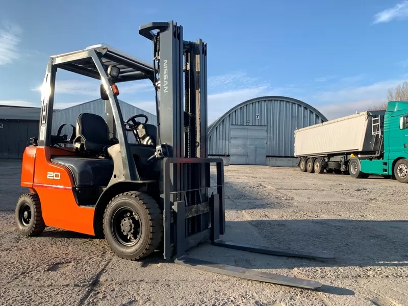 Вилочний автопогрузчик Nissan,  з щоглою triplex/триплекс 5.1 метри 6