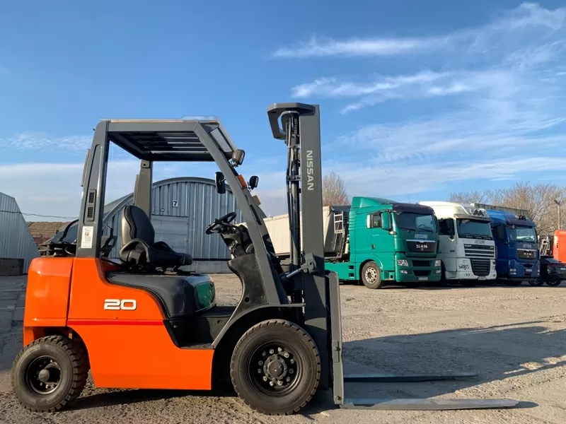 Вилочний автопогрузчик Nissan,  з щоглою triplex/триплекс 5.1 метри 5