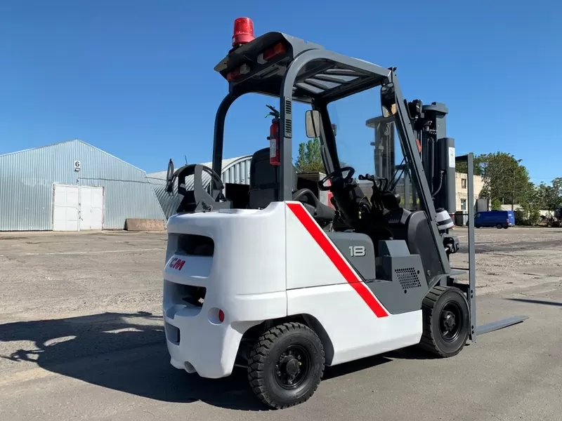 Вилочний автонавантажувач TCM (Nissan),  з напівкабіною,  піччю 8