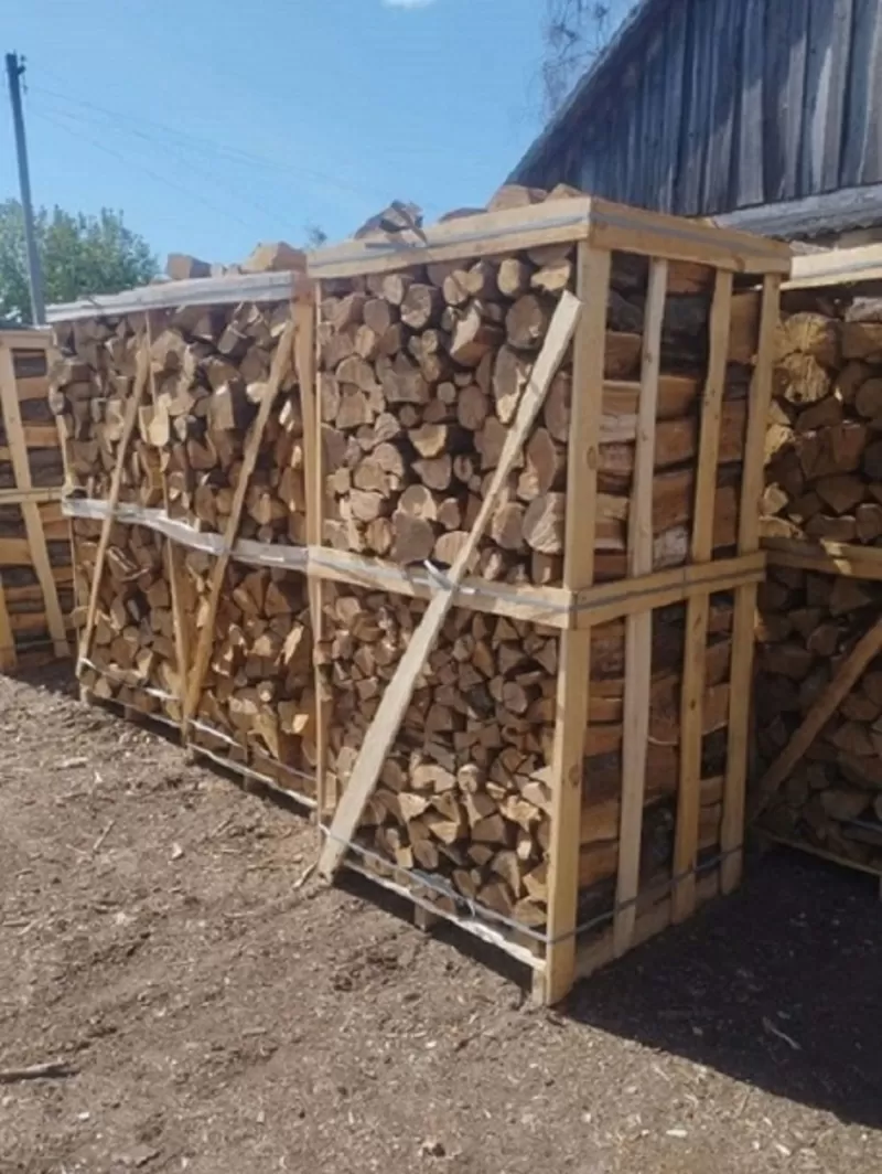 Завжди в продажу дубові паливні брикети а пачках,  мішках. 3