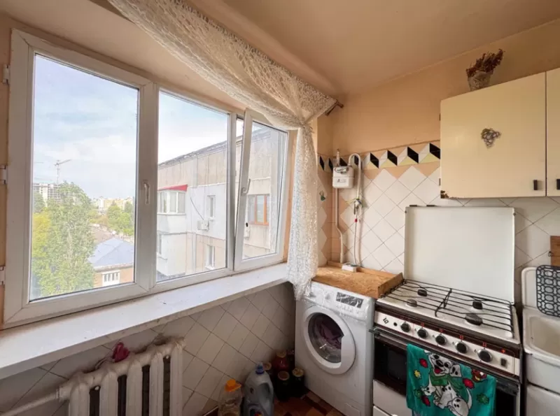 2 кімн квартира Ботаничній провулок 4