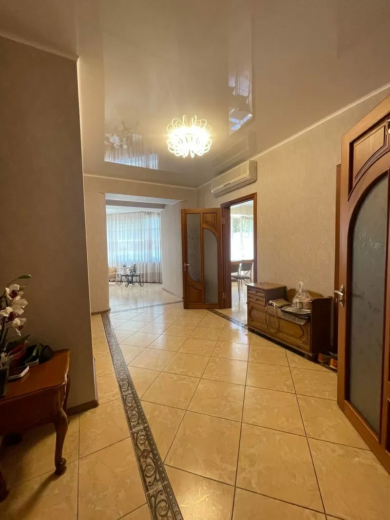 Квартира на Підагогічній вул. 5