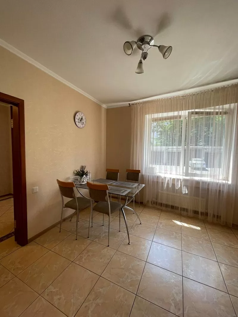 Квартира на Підагогічній вул. 8