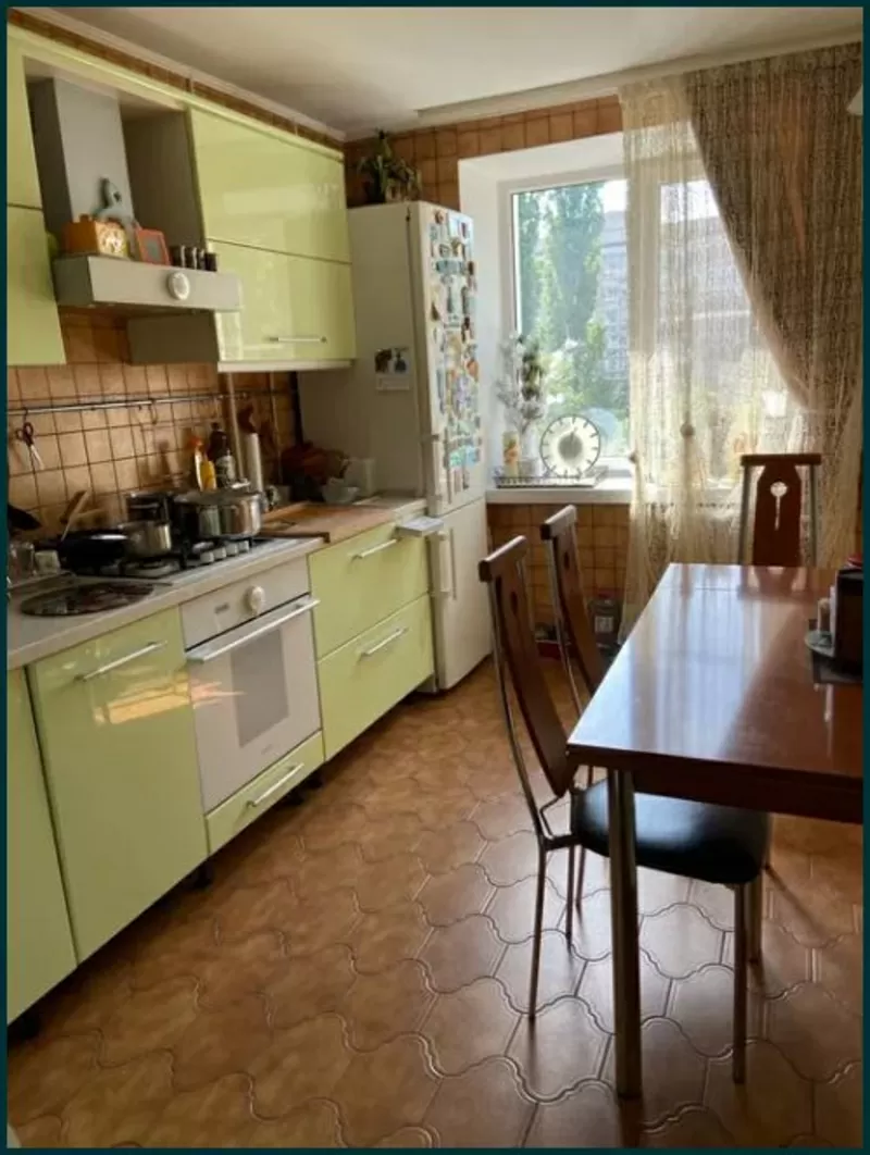 3-кімнатна квартира на вулиці проспект Небесної Сотні 9