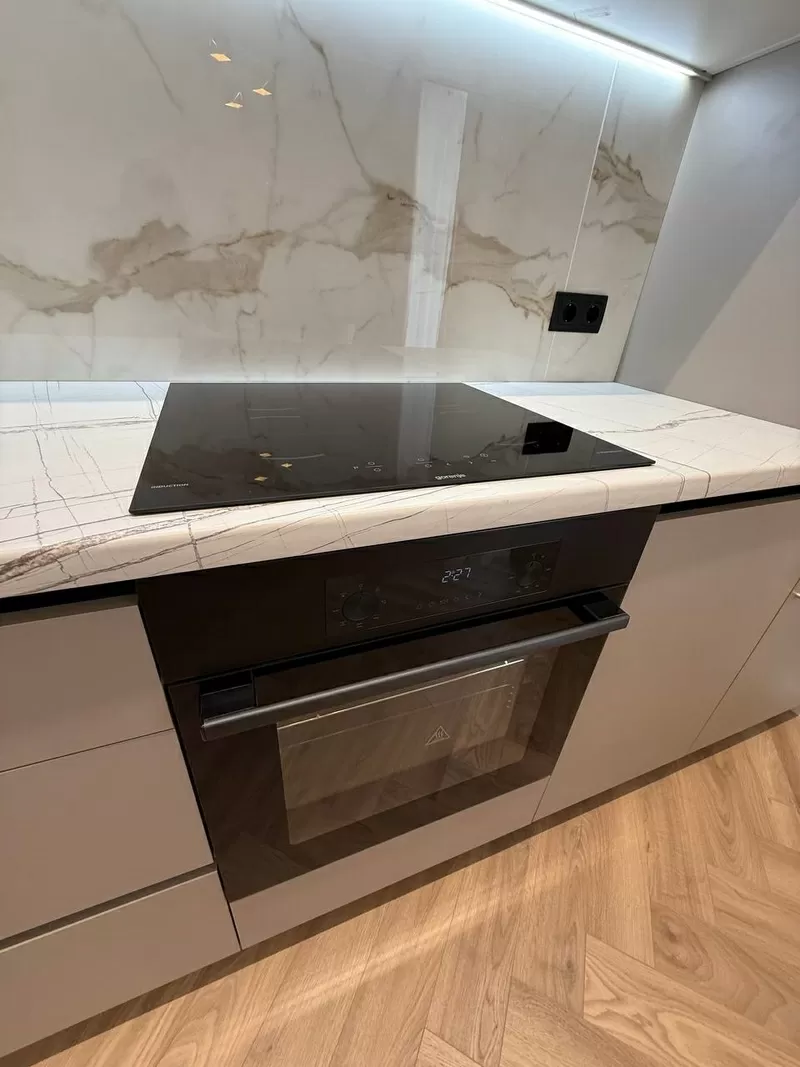 Продаж квартири на вул. Краснова 2