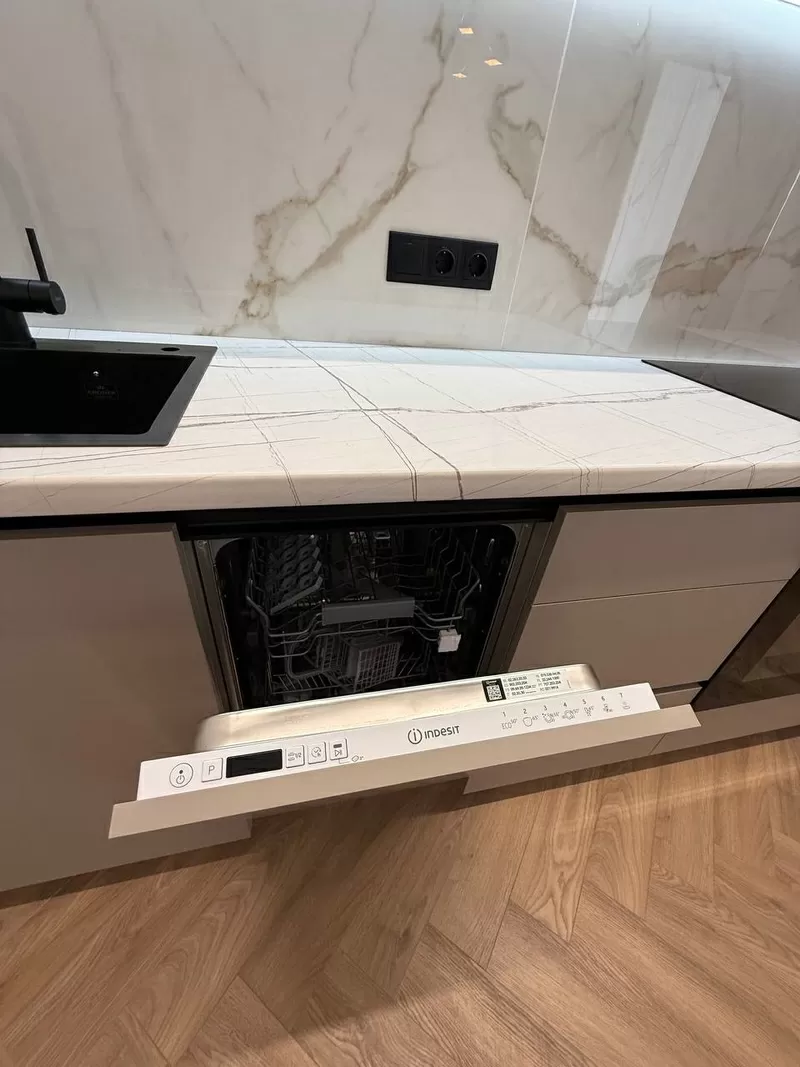 Продаж квартири на вул. Краснова 4