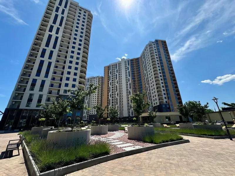 Трикімнатна квартира в Кадорр-Сіті Краснова вул. 2