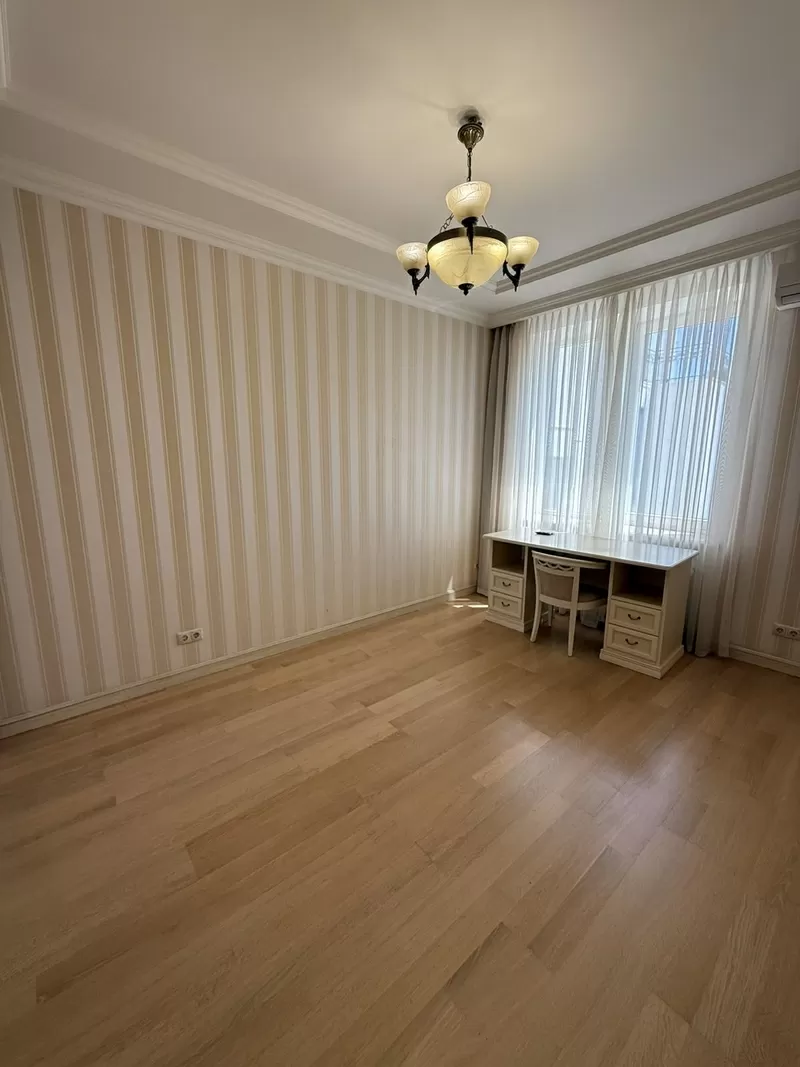 4х кимнатна Мукачевский пер 2