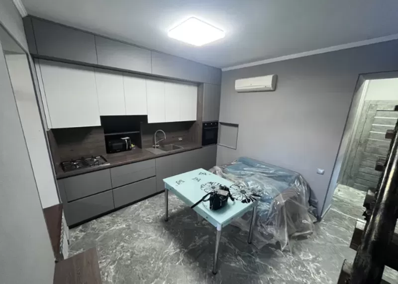 3х Поверховий ДІМ на Слобідці вул.Никитіна 7