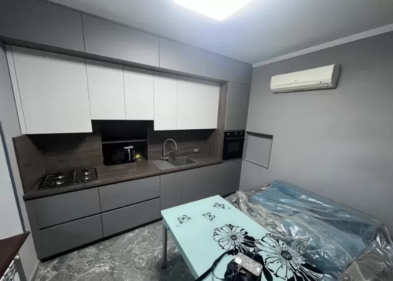 3х Поверховий ДІМ на Слобідці вул.Никитіна 8