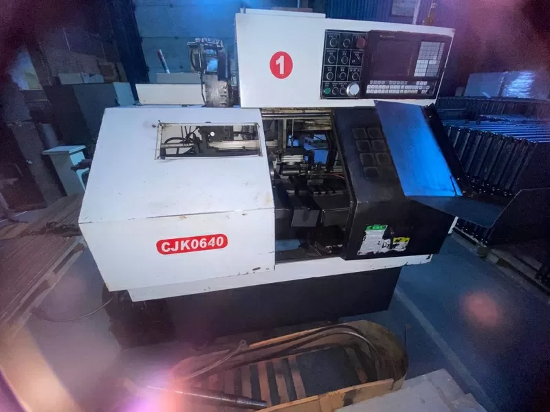 Продам б/у токарный станок с ЧПУ CJK0640  2