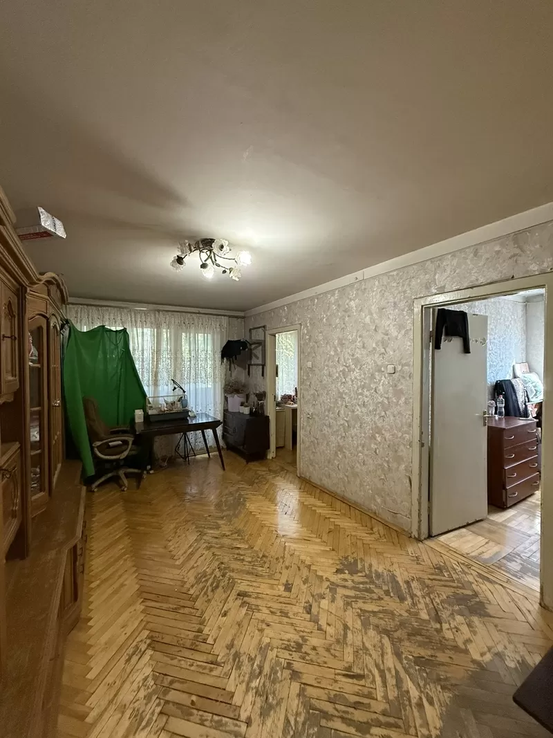 Трикімнатна квартира на проспекті Небестної Сотні вул. 2