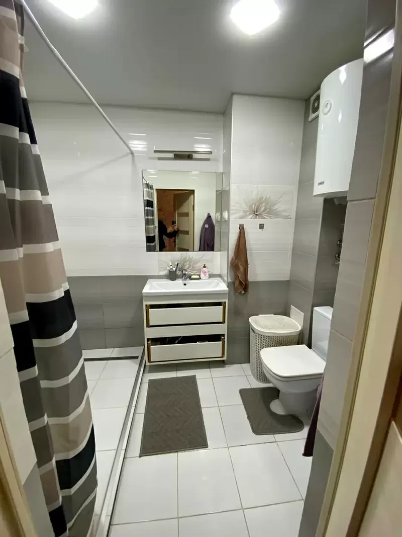 Продається 1-к квартира на Сахарова 44,  техніка,  меблі залишається. 8