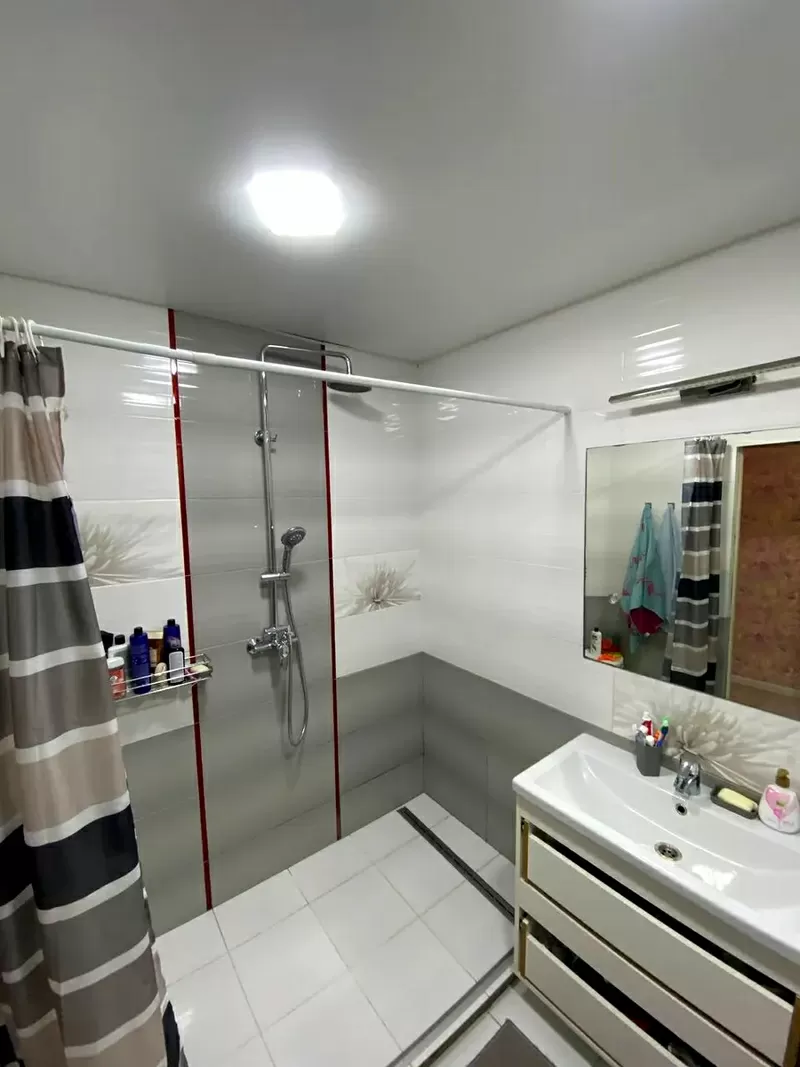 Продається 1-к квартира на Сахарова 44,  техніка,  меблі залишається. 9