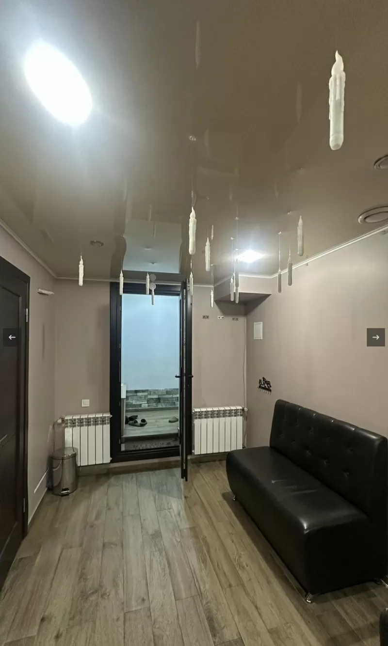 Комерцiйне примыщення на Адмiральский просп. 2