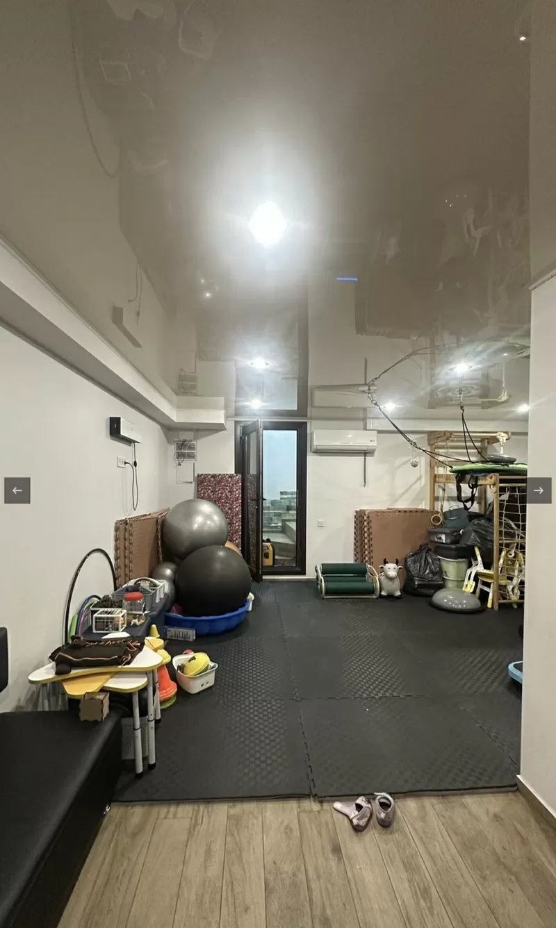 Комерцiйне примыщення на Адмiральский просп. 6