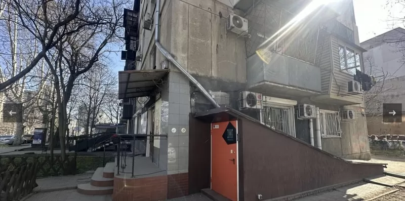 Комерцiйне примыщення на Адмiральский просп. 5