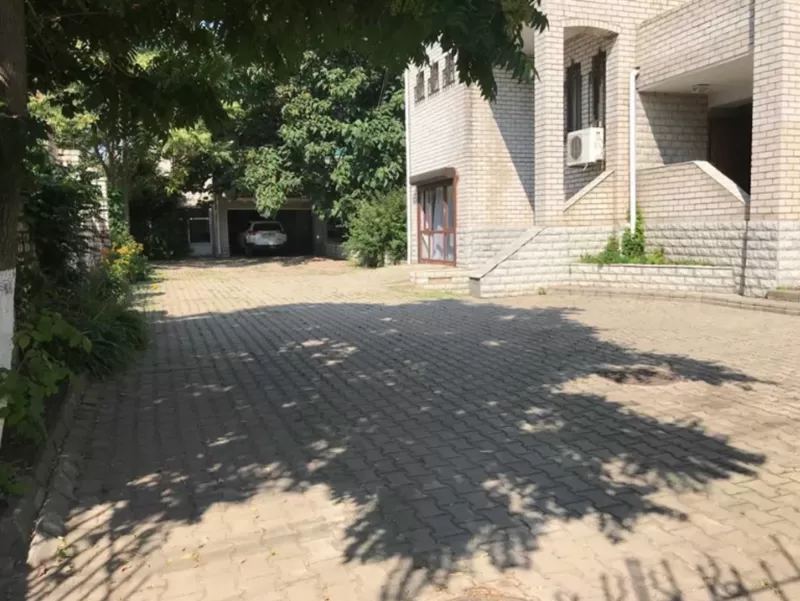 Дім Золота гірка на Крутоярской 2