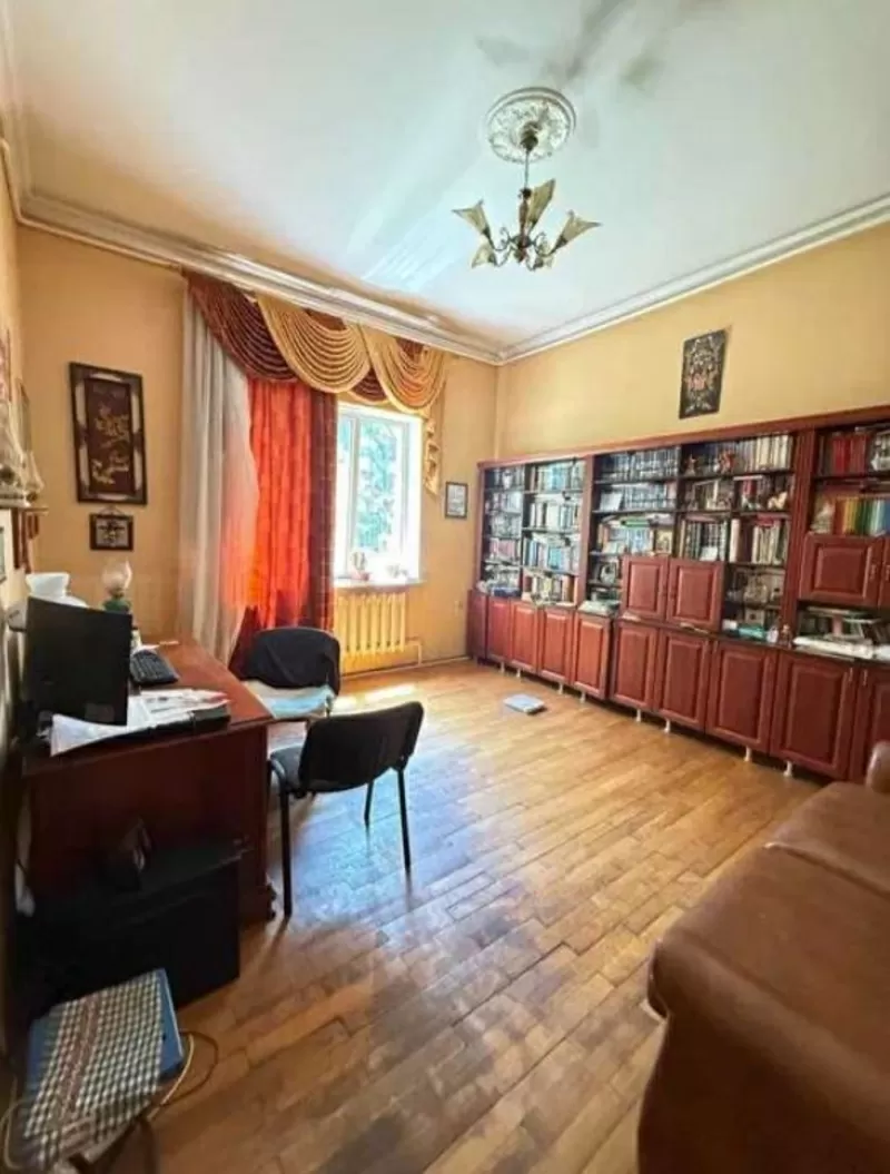 Просторий двоповерховий будинок в Одесі (У районі Лиманка) 7