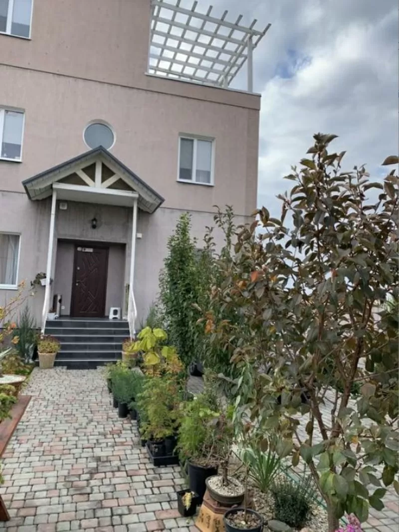 Отличный 2х этажный дом Бурлачь Балка район Совиньона160 000 $