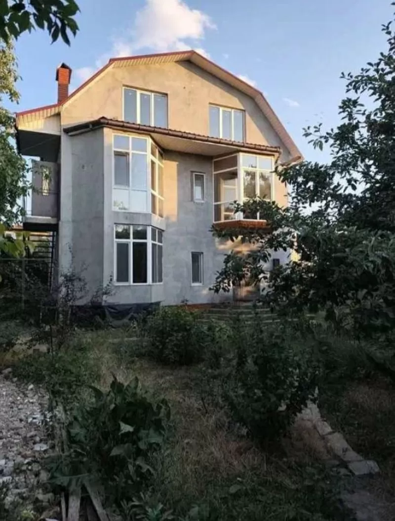 На Ленпоселку 3Х ПОВЕРХОВИЙ БУДИНОК