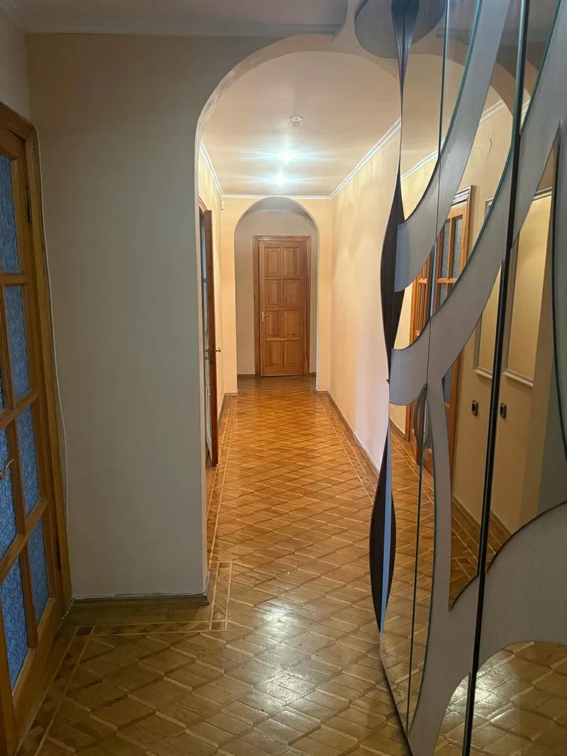 Три кімнатна квартира на Черемушках ( вул. Бабаджаняна) 7