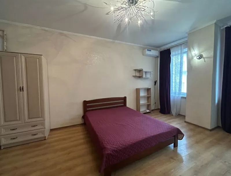 Однокімнатна квартира на МОЛДАВАНЦІ 9