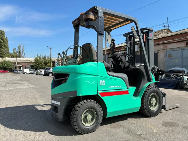 Вилочний автонавантажувач Mitsubishi, з ротатором. Модель: FGE20T 4