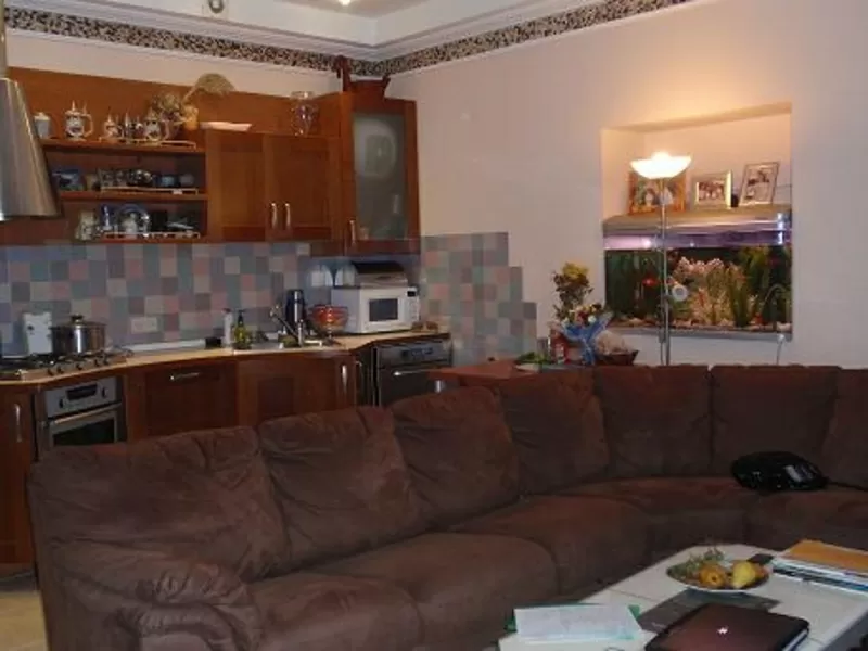 Продам 2 комнатную квартиру с видом на море 2