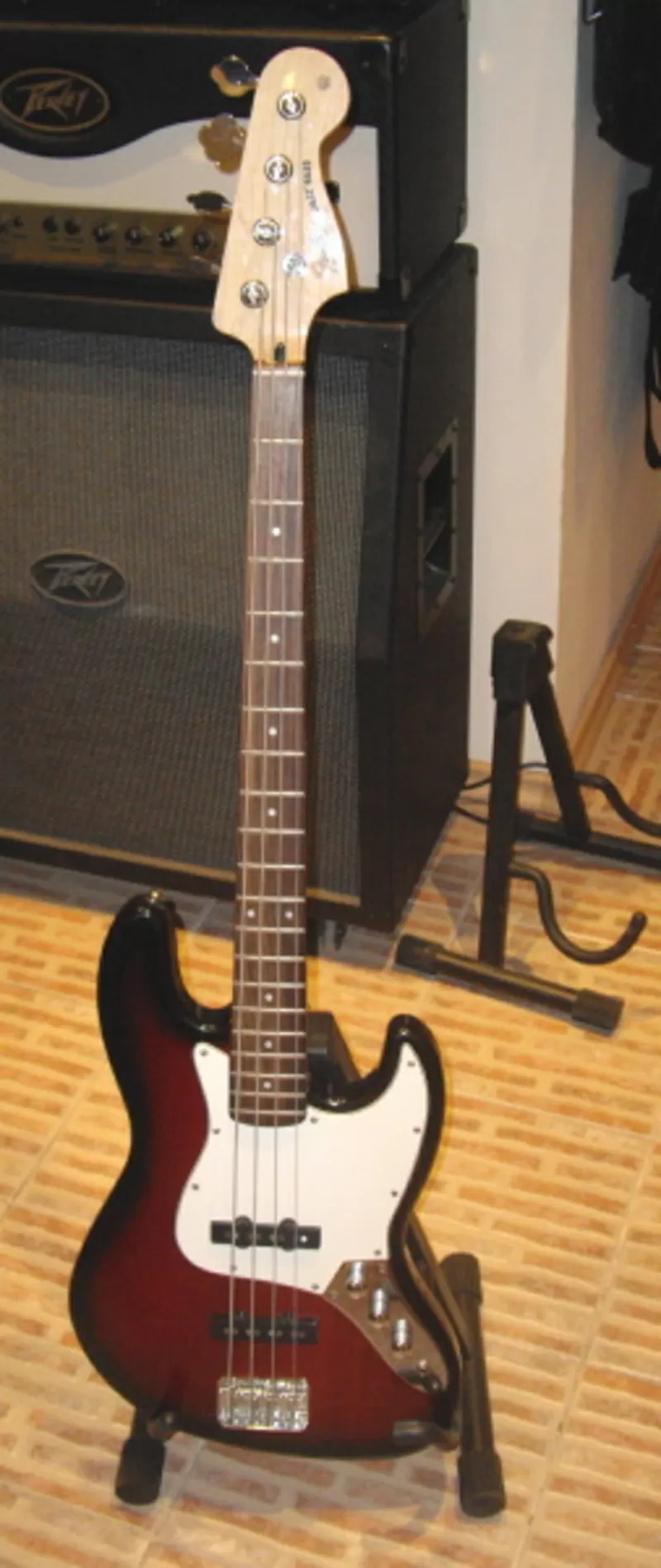 Бас-гитара Fender Jazz Bass Standart